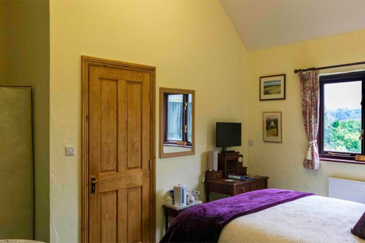 Tregynon Farmhouse B & B - Image 2 - UK Tourism Online