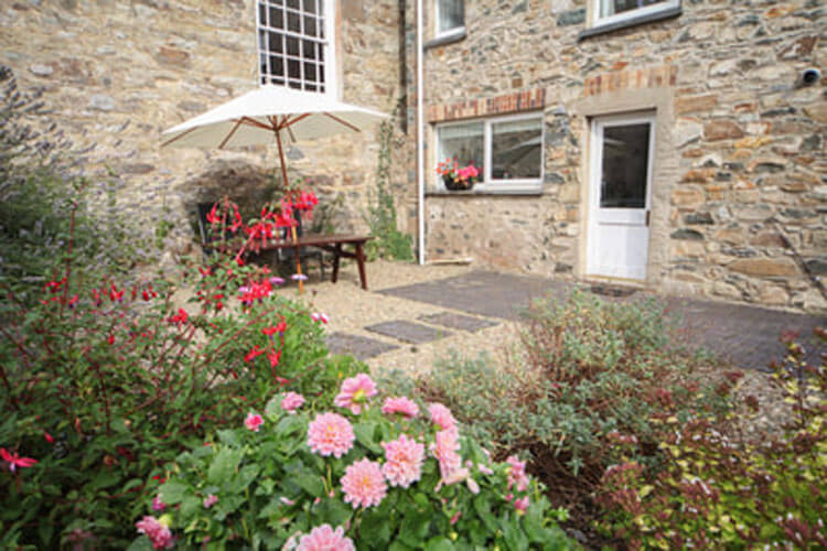 Ty Dafydd Newport Pembs Holiday Cottage - Image 1 - UK Tourism Online