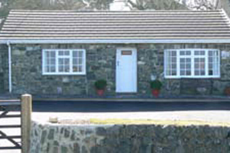 Ty-Gwartheg Holiday Cottage - Image 1 - UK Tourism Online