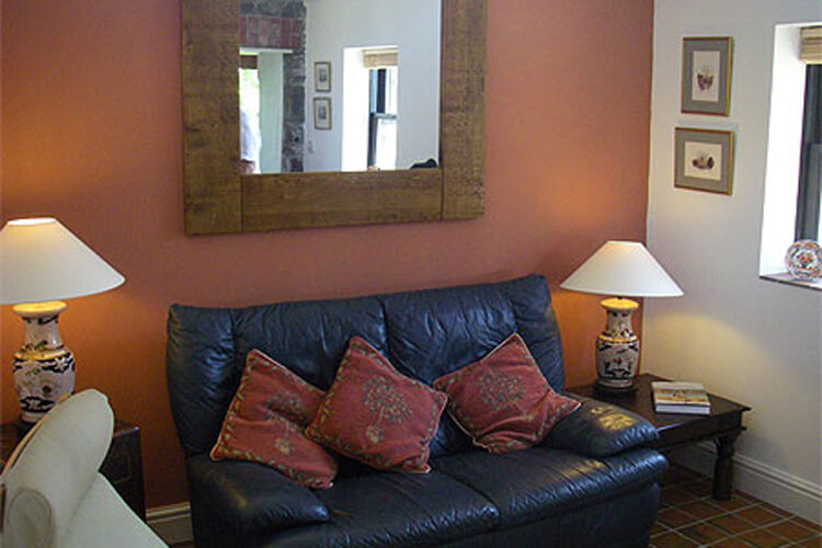 Waters Edge Holiday Cottage - Image 4 - UK Tourism Online