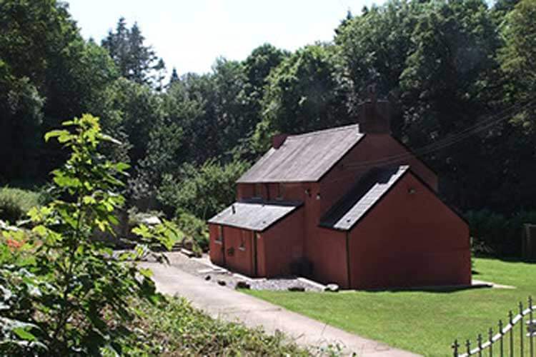 Wood Cottage Holidays - Image 1 - UK Tourism Online