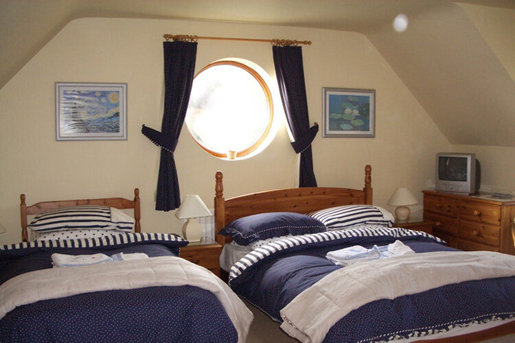 Bryn Heulog Guest House - Image 5 - UK Tourism Online