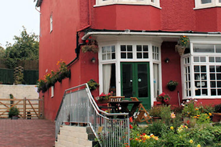 Bryncelyn Guesthouse - Image 1 - UK Tourism Online