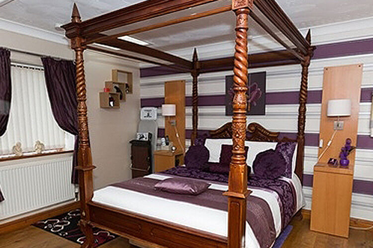 Castle Lodge Bed & Breakfast - Image 3 - UK Tourism Online