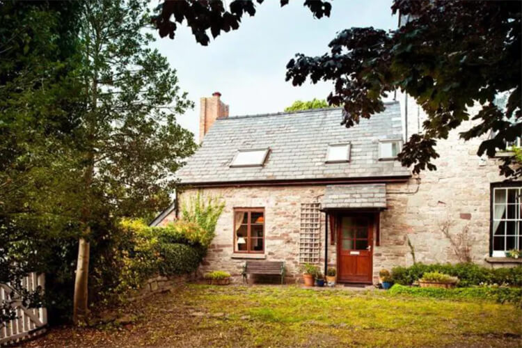 Cobbles Cottage - Image 1 - UK Tourism Online