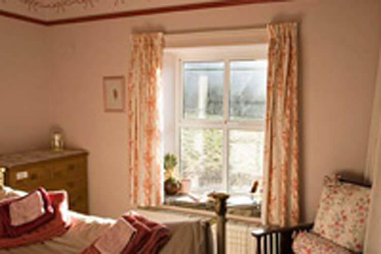 Cwmfillo Bed & Breakfast - Image 2 - UK Tourism Online