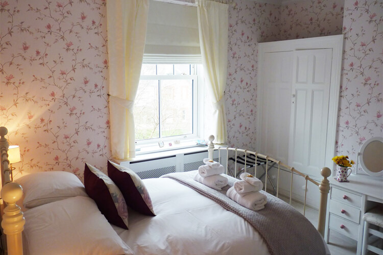 Elmsleigh Bed And Breakfast - Image 4 - UK Tourism Online