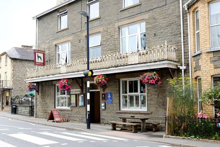 Greyhound Hotel - Image 4 - UK Tourism Online