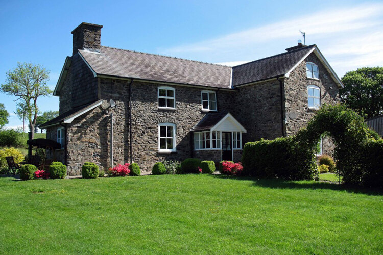 Gwaenynog Farmhouse B&B - Image 1 - UK Tourism Online