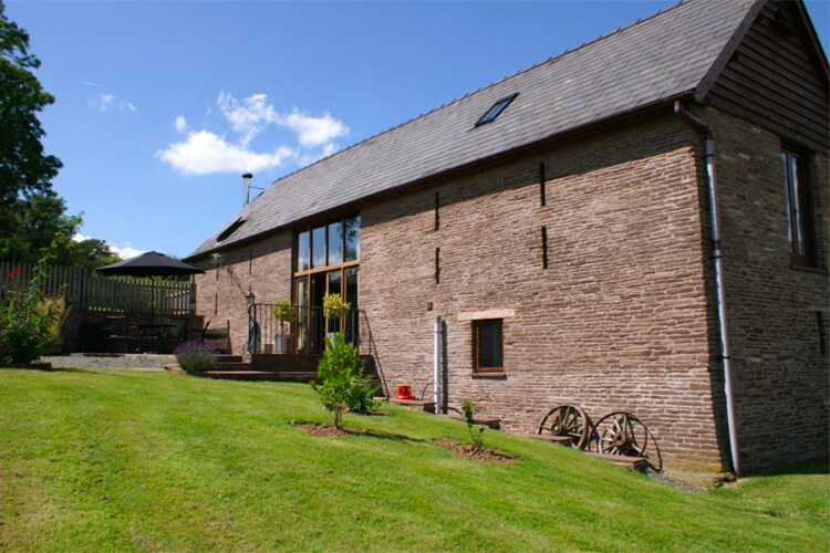 Holt Farm Holiday Cottages - Image 1 - UK Tourism Online