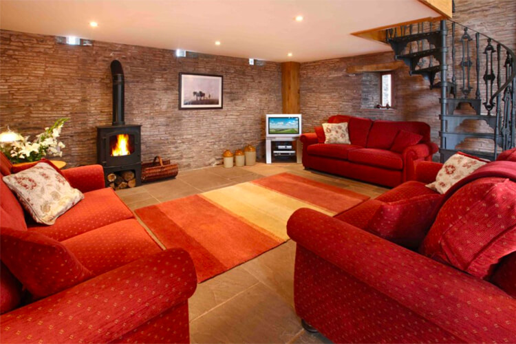 Holt Farm Holiday Cottages - Image 2 - UK Tourism Online