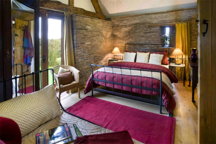 Holt Farm Holiday Cottages - Image 3 - UK Tourism Online