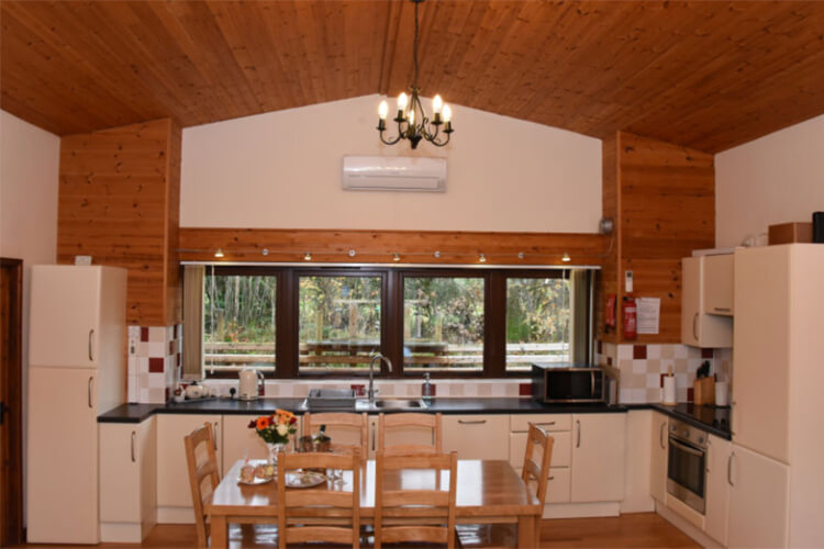 Lôn Lodges - Image 2 - UK Tourism Online