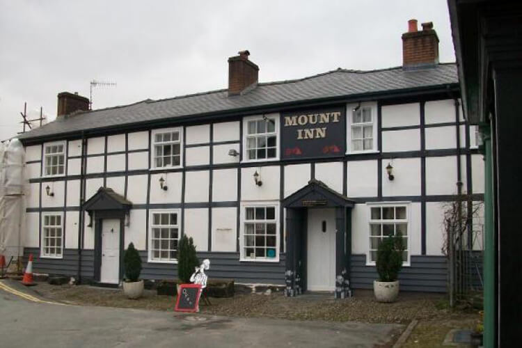 The Mount Inn - Image 1 - UK Tourism Online