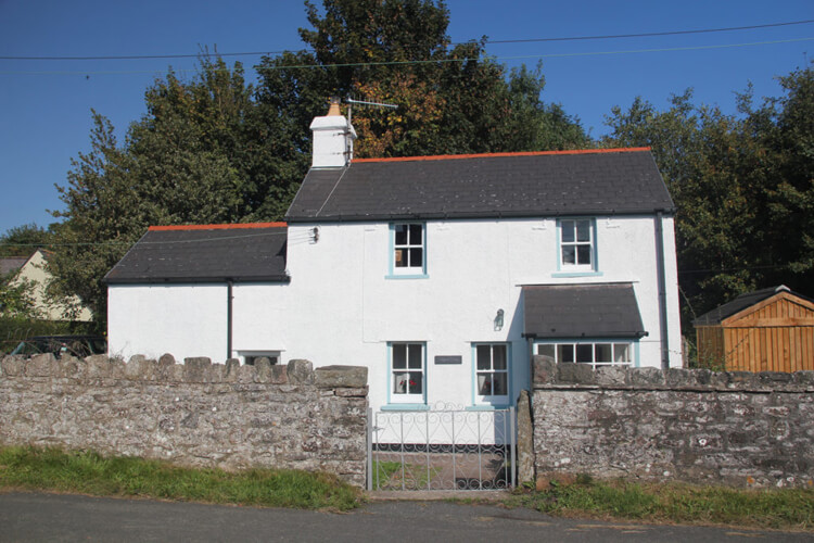 Pontganol Cottage - Image 1 - UK Tourism Online