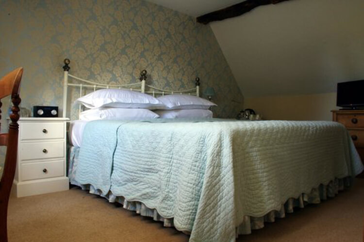 Red House Cottage Bed & Breakfast - Image 2 - UK Tourism Online