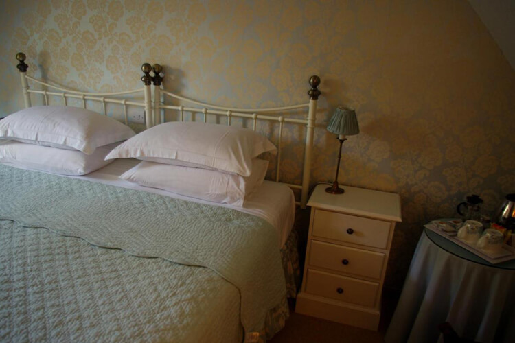 Red House Cottage Bed & Breakfast - Image 3 - UK Tourism Online