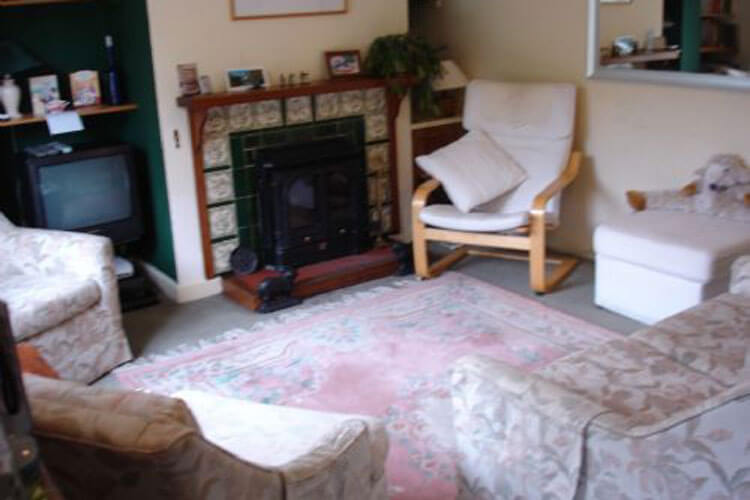 Rose Cottage, Dutlas - Image 2 - UK Tourism Online