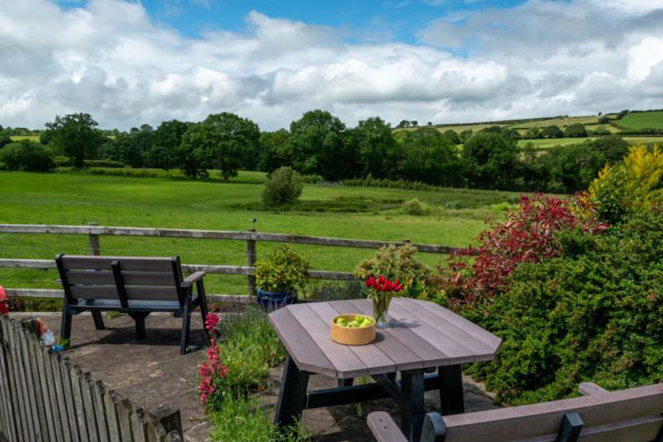 Barn And Bungalow @ Wern-Y-Marchog Farm - Image 2 - UK Tourism Online