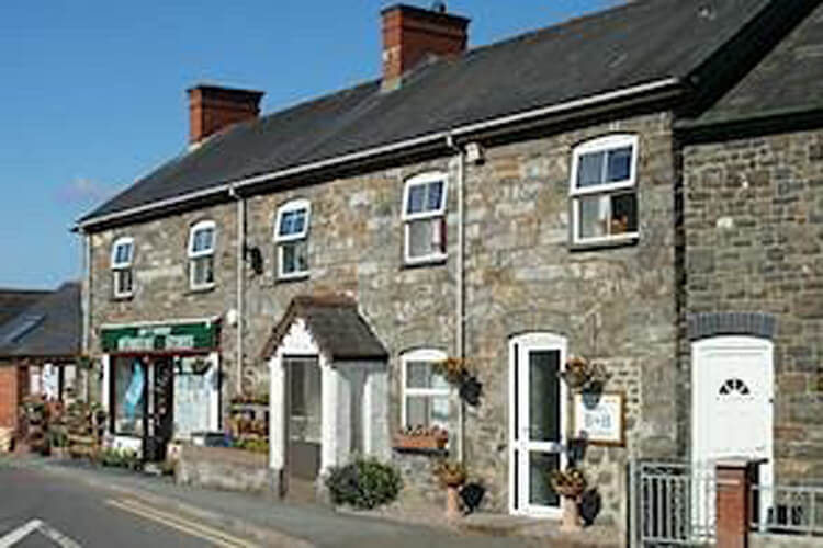 Wynnstay House Bed and Breakfast - Image 1 - UK Tourism Online