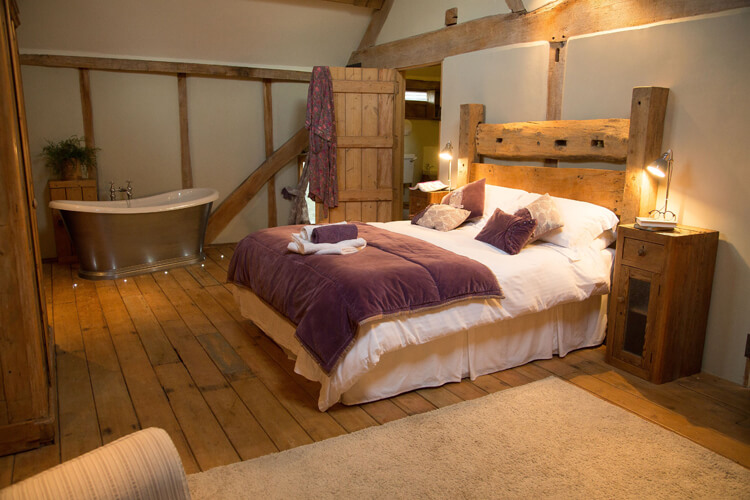 Cothill Barns and Glamping - Image 2 - UK Tourism Online