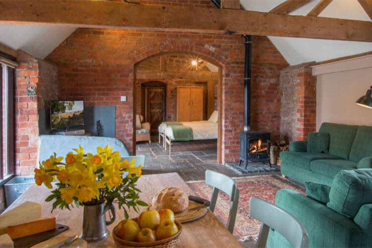 Hareley Barn - Image 2 - UK Tourism Online