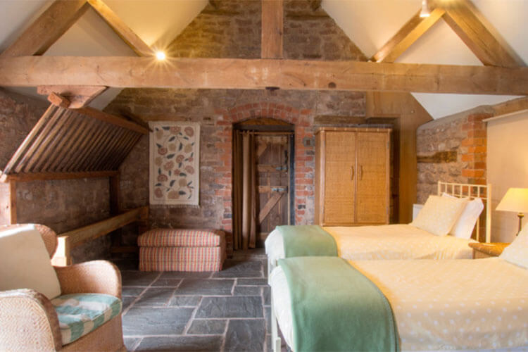 Hareley Barn - Image 4 - UK Tourism Online
