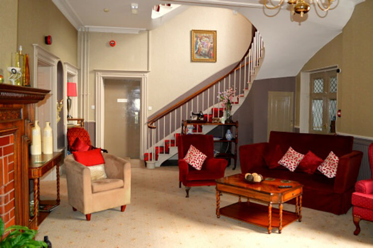 Merton House Holiday Hotel - Image 3 - UK Tourism Online