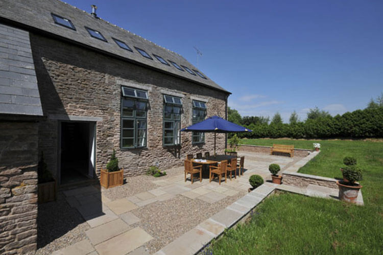 Owl Barn - Image 1 - UK Tourism Online