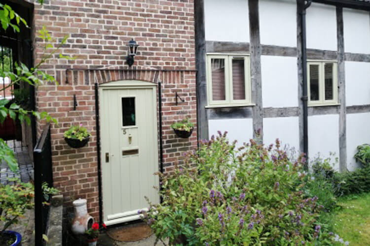 Riverside Court Cottage Cottage Accommodation In Hereford