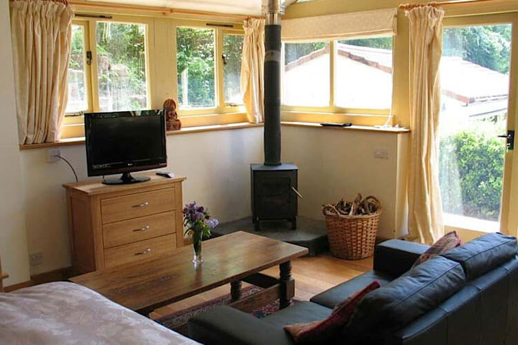 Treetops Accommodation - Image 3 - UK Tourism Online