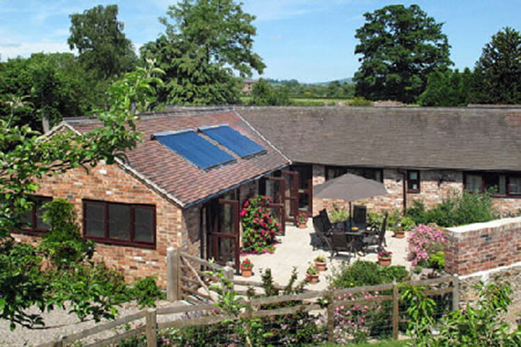 Ashford Holiday Cottages - Image 1 - UK Tourism Online