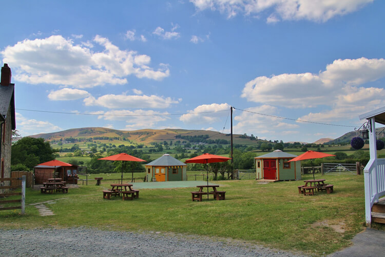 Barnutopia Luxury Glamping - Image 1 - UK Tourism Online