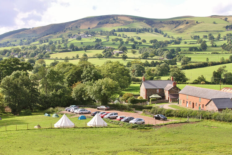 Barnutopia Luxury Glamping - Image 2 - UK Tourism Online