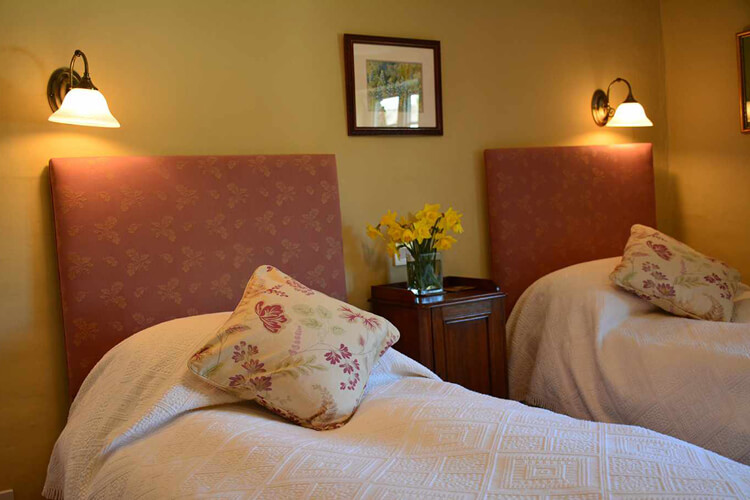 Court Farm Bed and Breakfast - Image 3 - UK Tourism Online