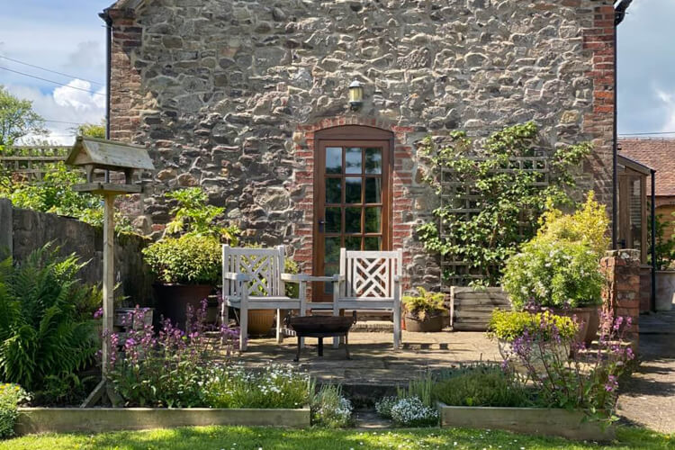 Middle Farm Cottages - Image 1 - UK Tourism Online