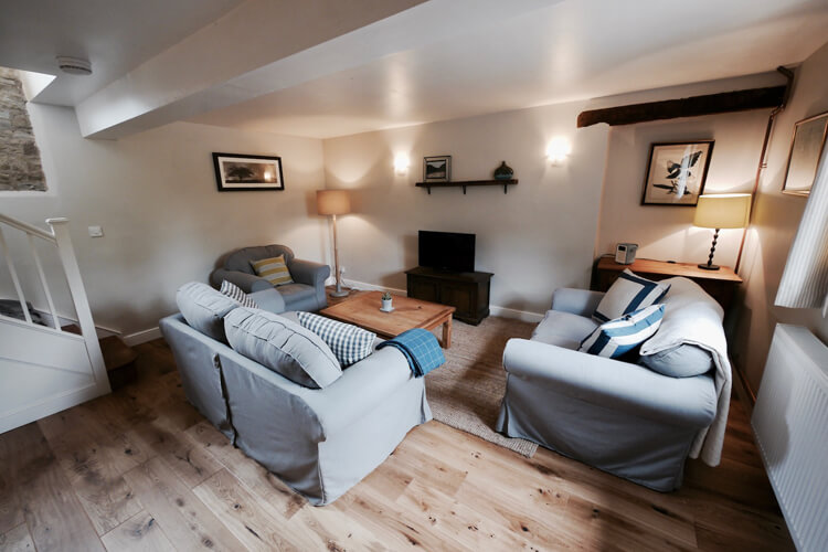 Sutton Court Farm Cottages - Image 2 - UK Tourism Online