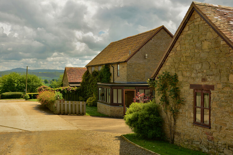 Upper Onibury Cottages - Image 1 - UK Tourism Online