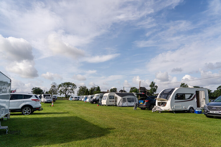 Red Lion Farm Caravan Park - Image 2 - UK Tourism Online