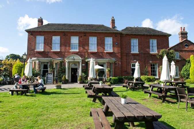 The Hedgehog Innkeepers Lodge Thumbnail | Lichfield - Staffordshire | UK Tourism Online