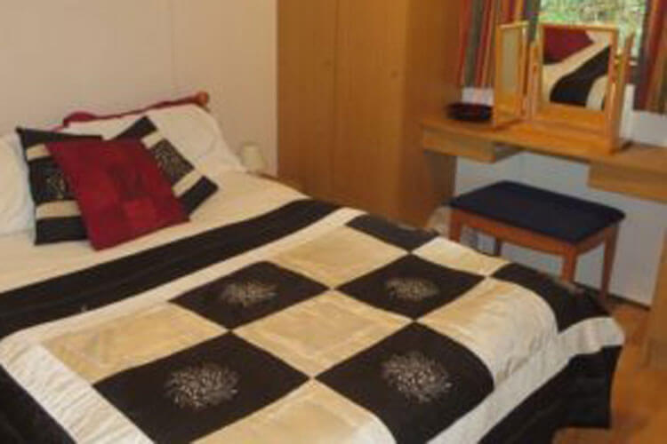 The Raddle Log Cabins - Image 3 - UK Tourism Online