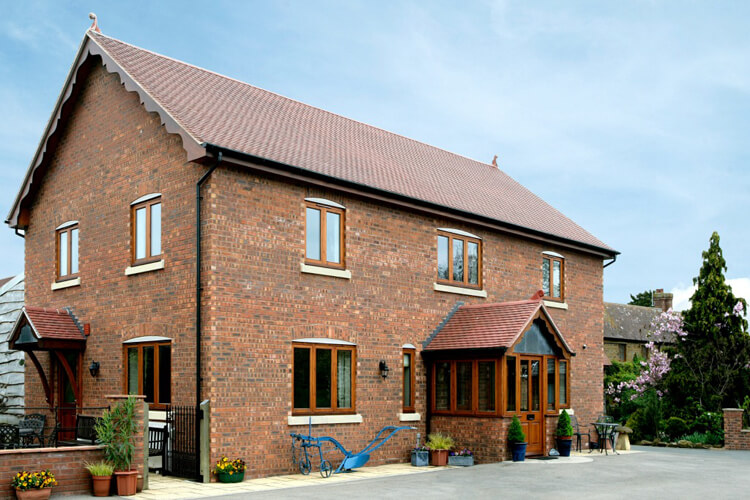 Arbor Holiday and Knightcote Farm Cottages - Image 1 - UK Tourism Online