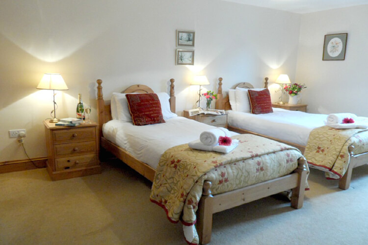 Arbor Holiday and Knightcote Farm Cottages - Image 5 - UK Tourism Online