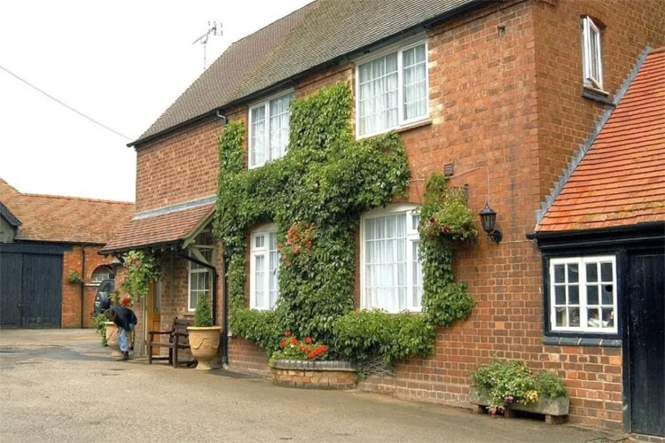 Courtyard Toft House - Image 1 - UK Tourism Online