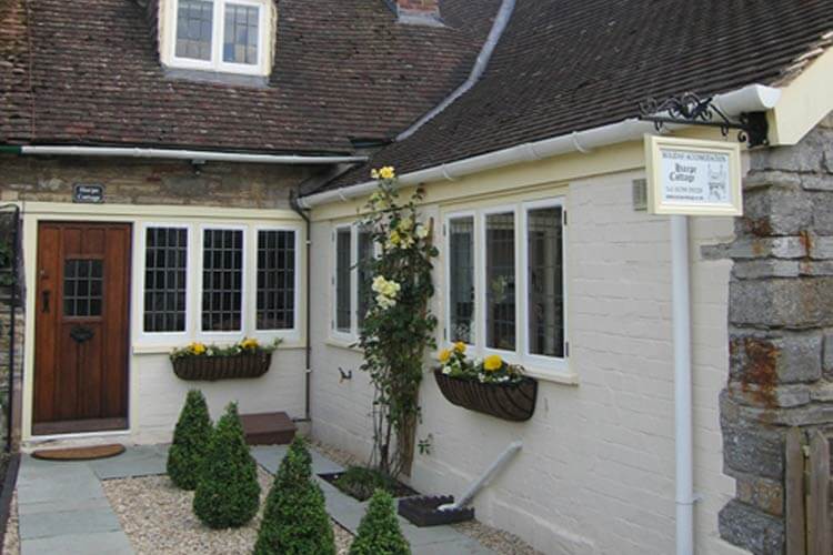 Wilmcote Holiday Cottages - Image 1 - UK Tourism Online