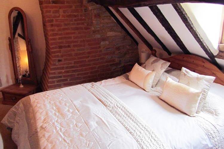 Wilmcote Holiday Cottages - Image 4 - UK Tourism Online