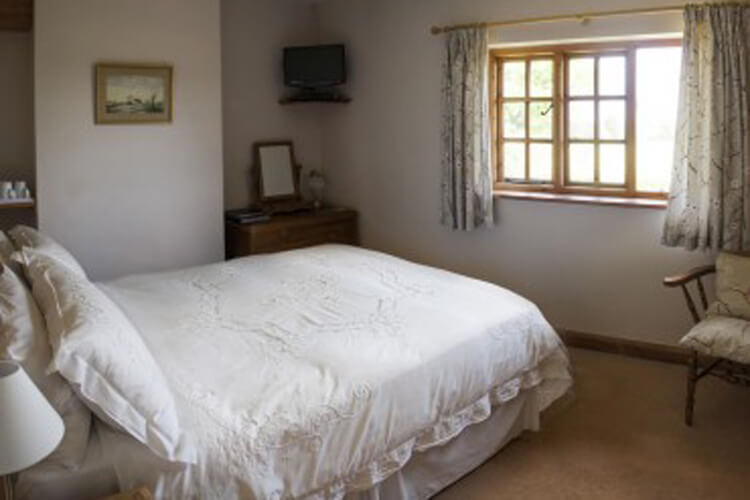 Larkrise Cottage - Image 2 - UK Tourism Online