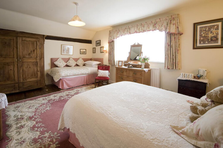 Daisy Cottage - Image 3 - UK Tourism Online