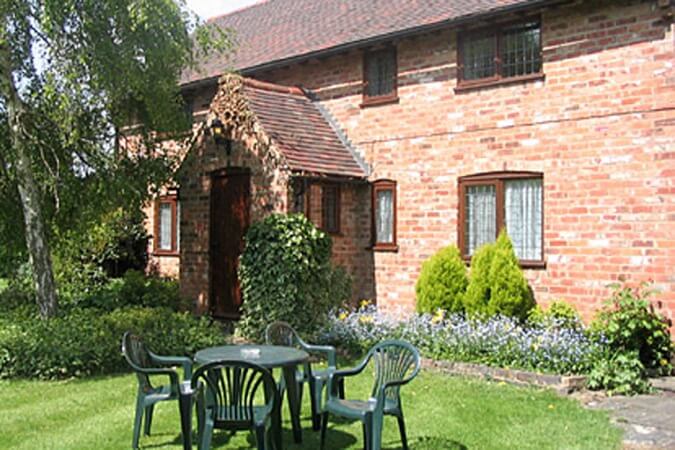 Pear Tree Cottage Thumbnail | Stratford-upon-Avon - Warwickshire | UK Tourism Online