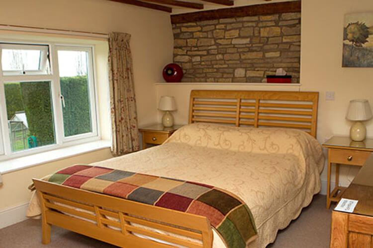 Redlands Farm Bed and Breakfast - Image 3 - UK Tourism Online